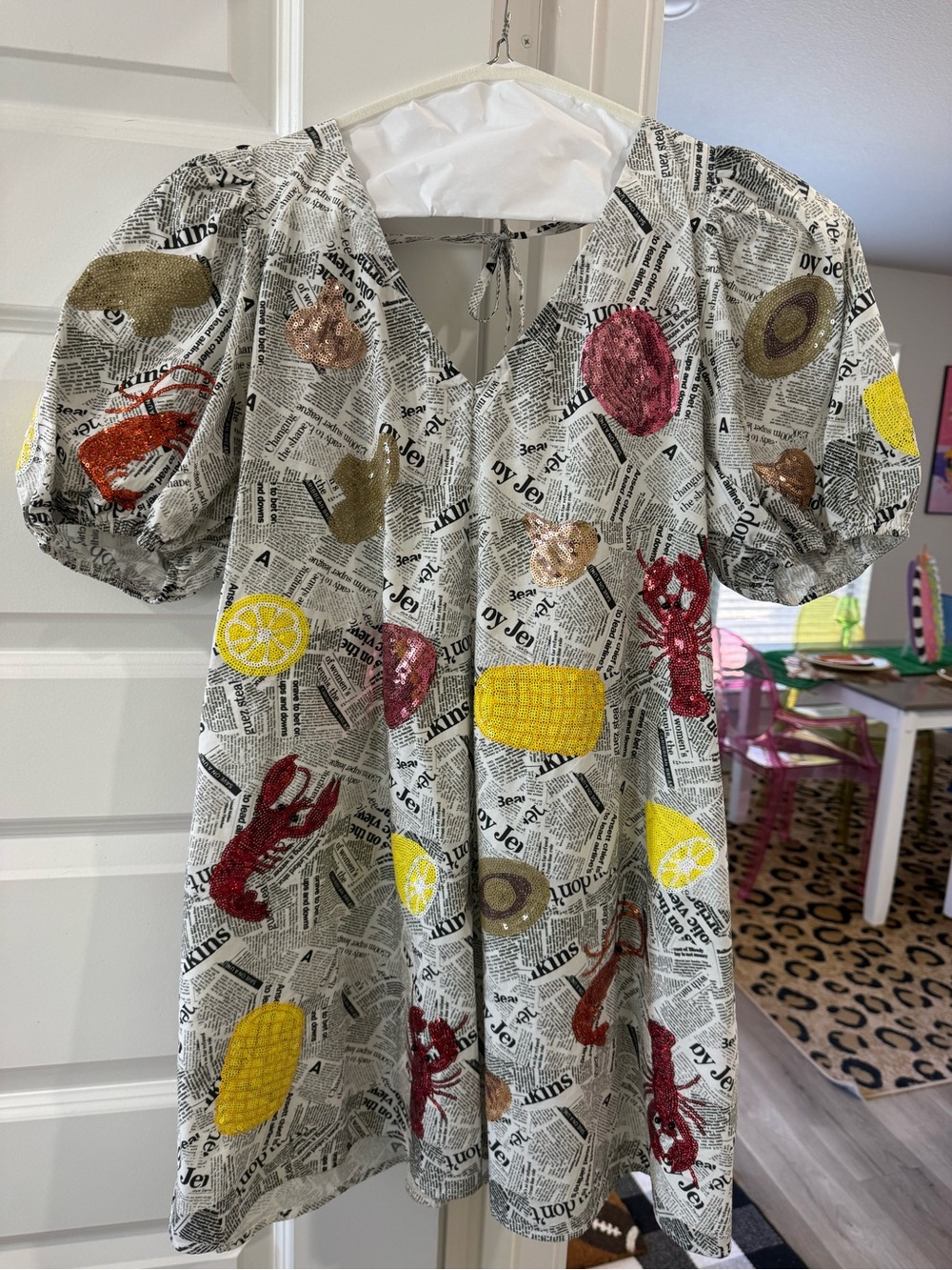 Queen of sparkles seafood newspaper Mini Dress size M